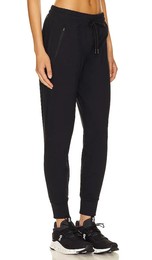 Beyond Yoga Heather Rib Street Jogger in Black