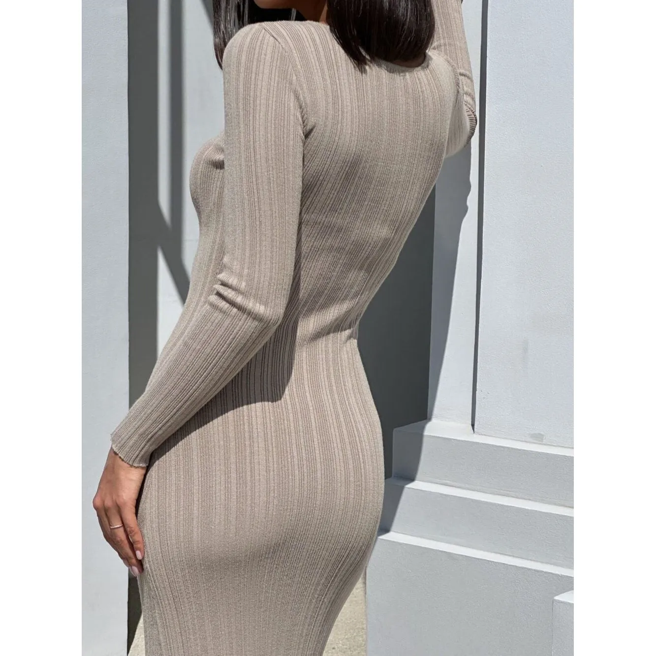 Slim long-sleeved knitted long dress